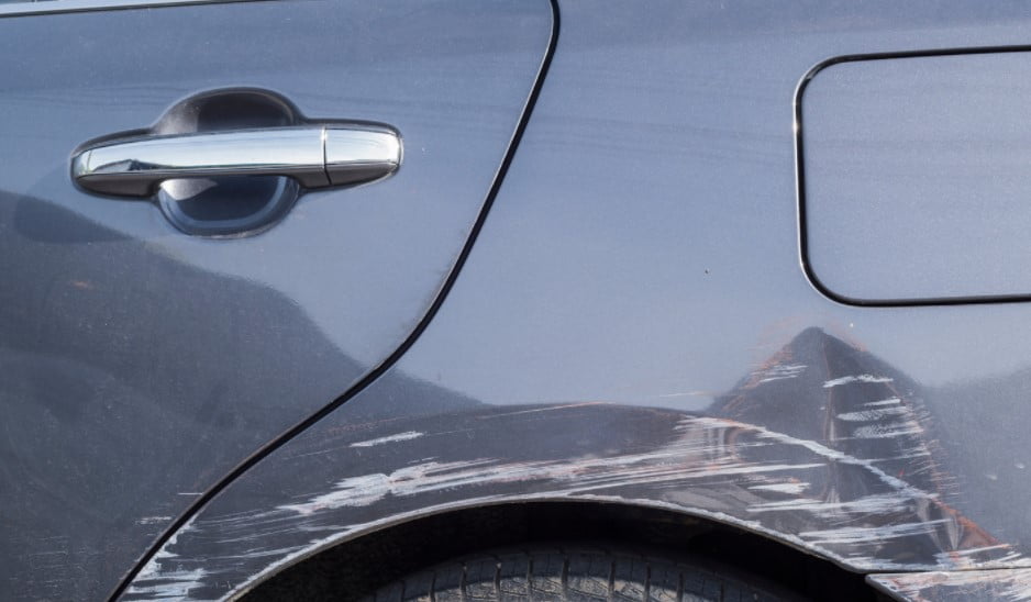 how-to-remove-scratches-from-black-car-autoglaring